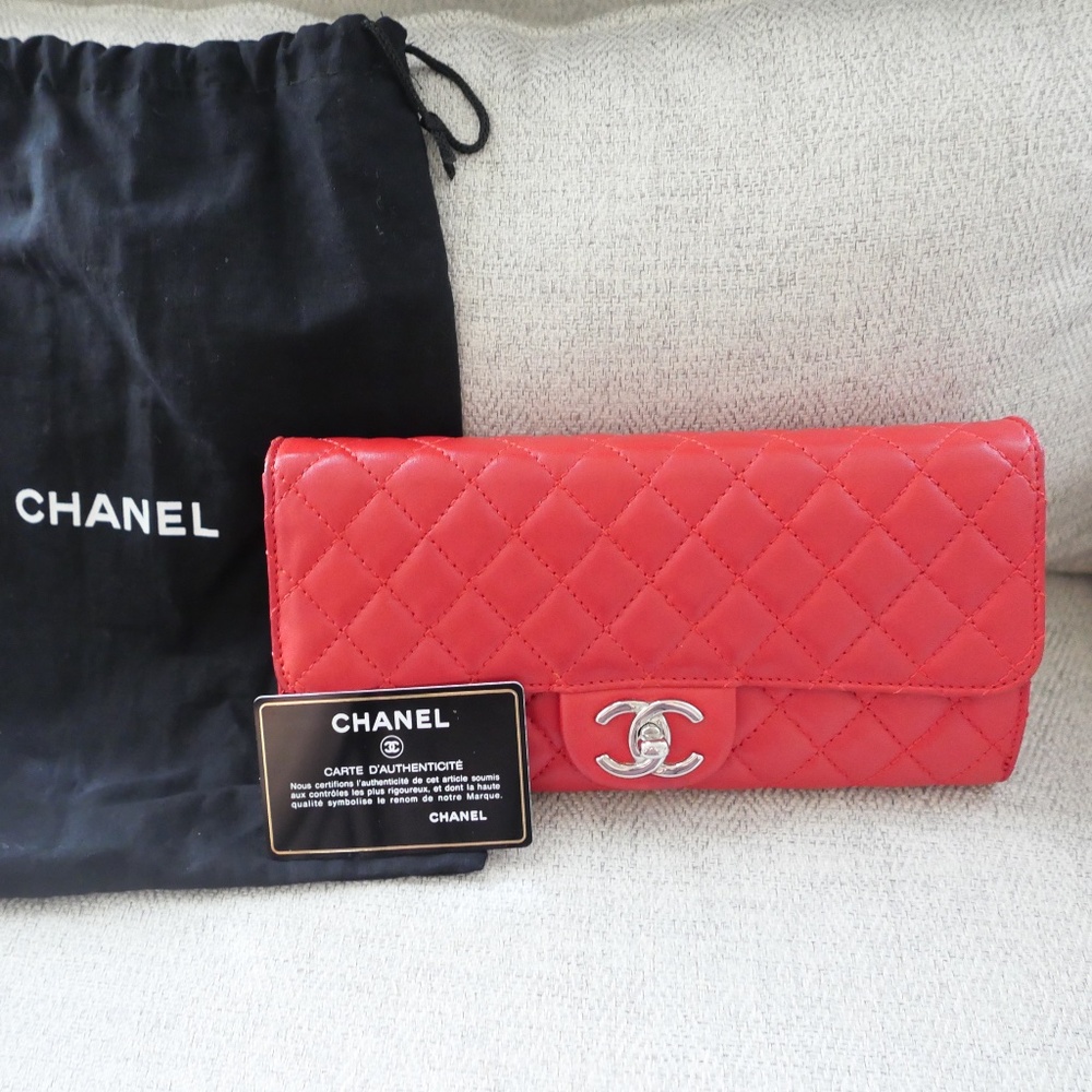 CHANEL Lambskin Quilted Clutch Flap Red